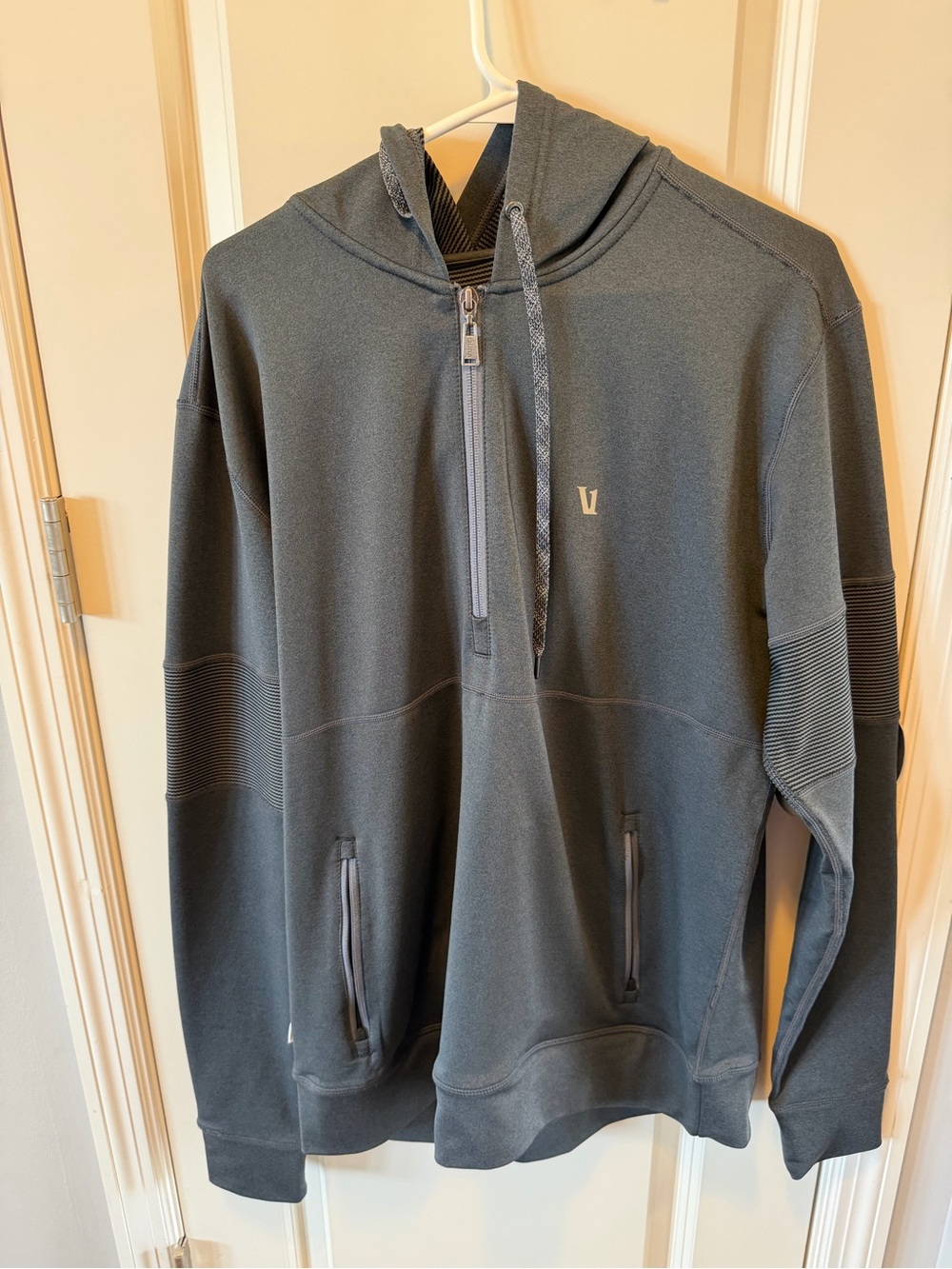 Vuori Men's Hooded Quarter-Zip Sweater - Charcoal